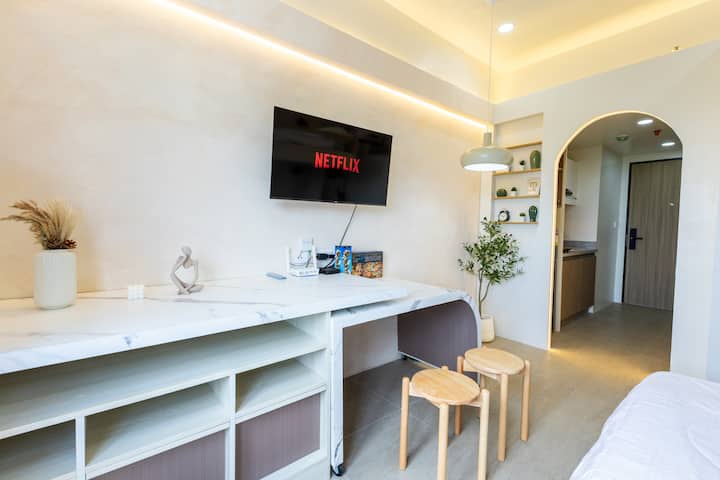 Cozy Condo Near It Park | City Center | Pool | Gym - Cebu
