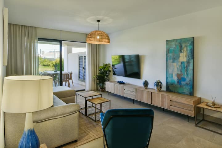Sunshore Residence – Refined Coastal Comfort - Manilva