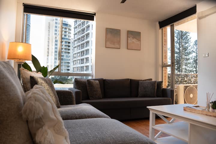 An Esplanade Escape | Meters From The Beach - Surfers Paradise