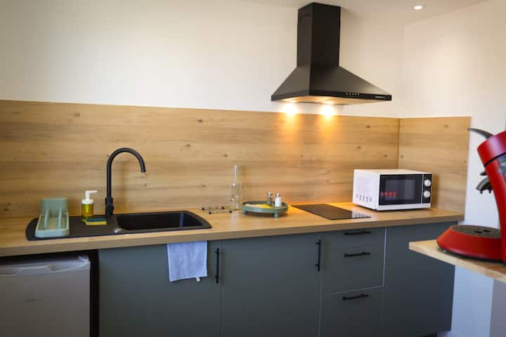 T1 Moderne & Lumineux - 2 Pers - Parking Gratuit - Mâcon