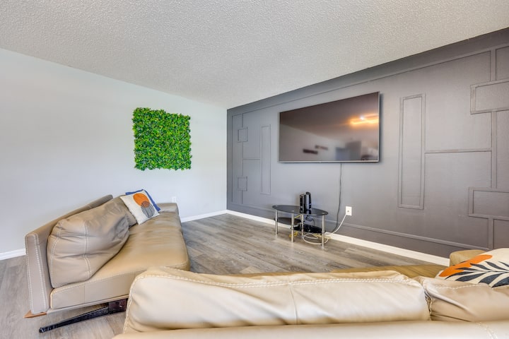 Spacious Heated Poolside Getaway - パーム・コースト, FL