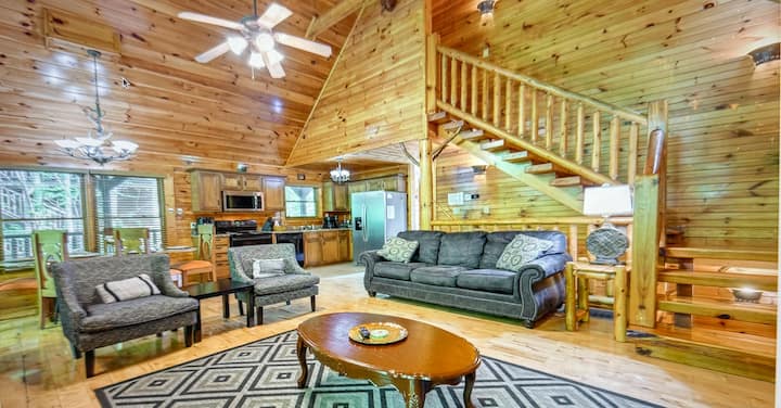 Priestranná, relaxačná a pokojná obývacia izba. 