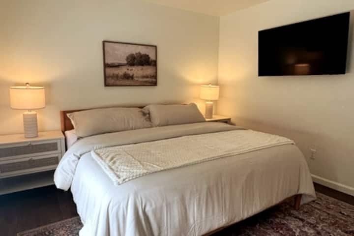 Dormitorio principal: cama tamaño king