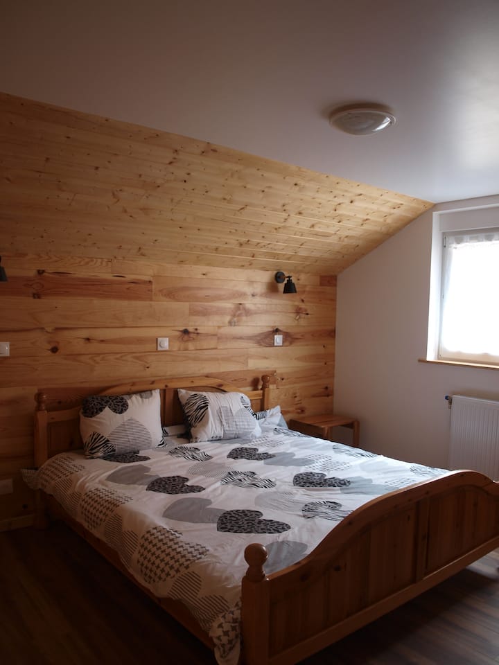 spálňa na poschodí