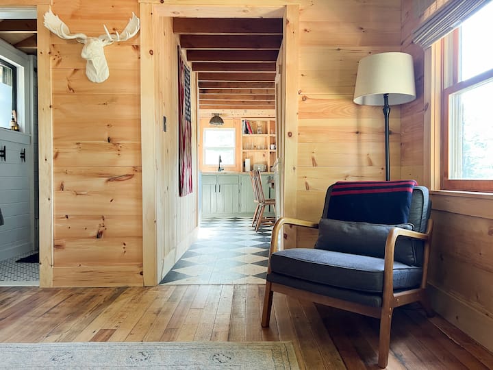 Boothbay Harbor Bungalow - Boothbay Harbor, ME