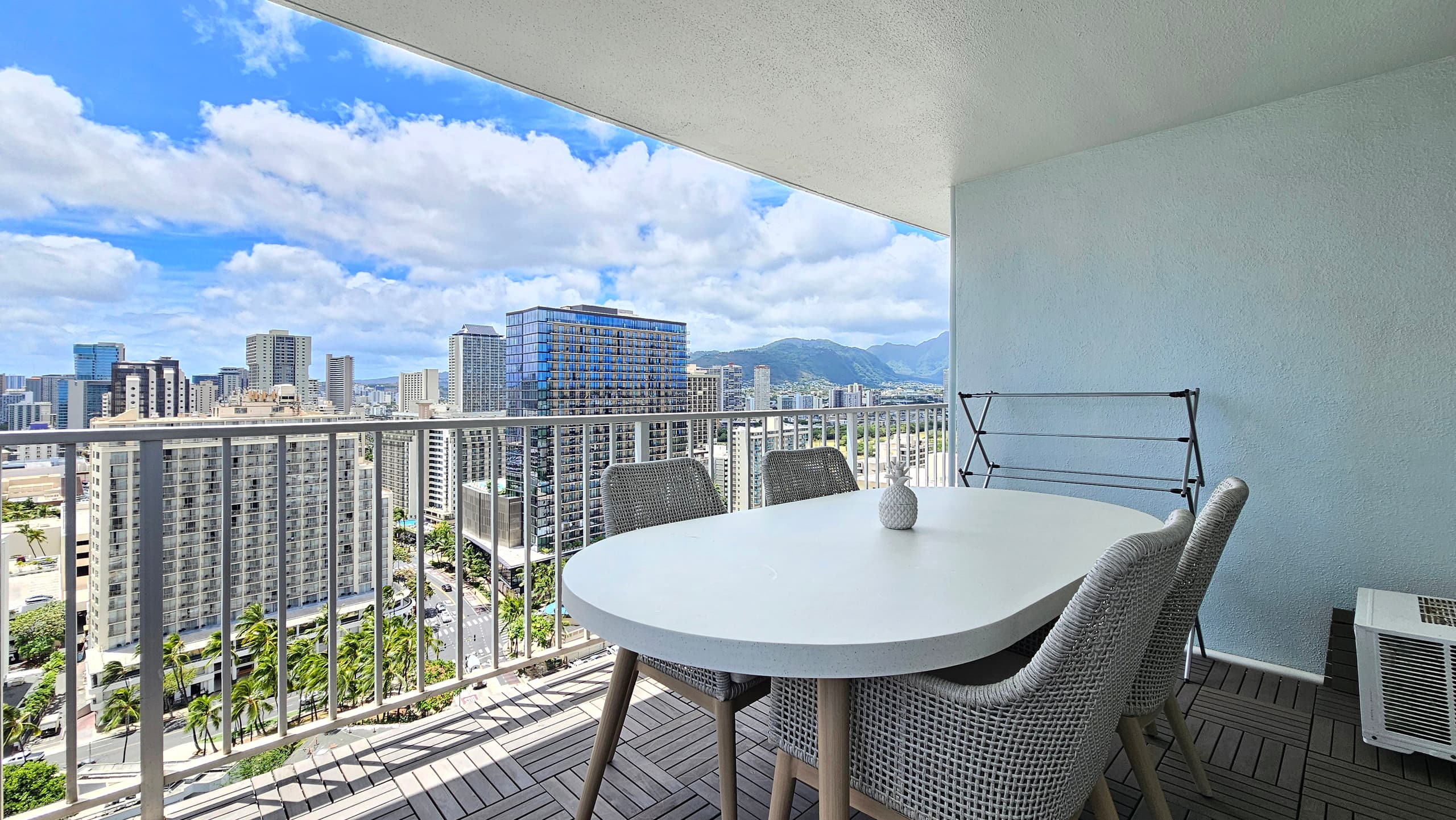 24th Floor King bed Modern 1 Bedroom Condo w/pool - Image 22