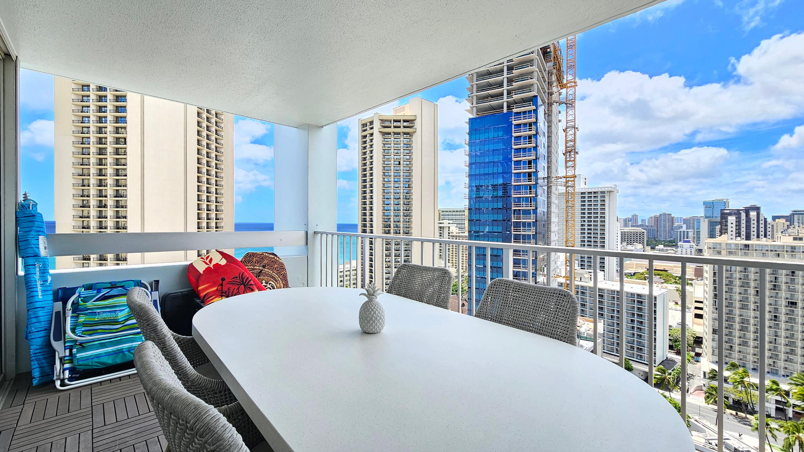 24th Floor King bed Modern 1 Bedroom Condo w/pool - Image 23