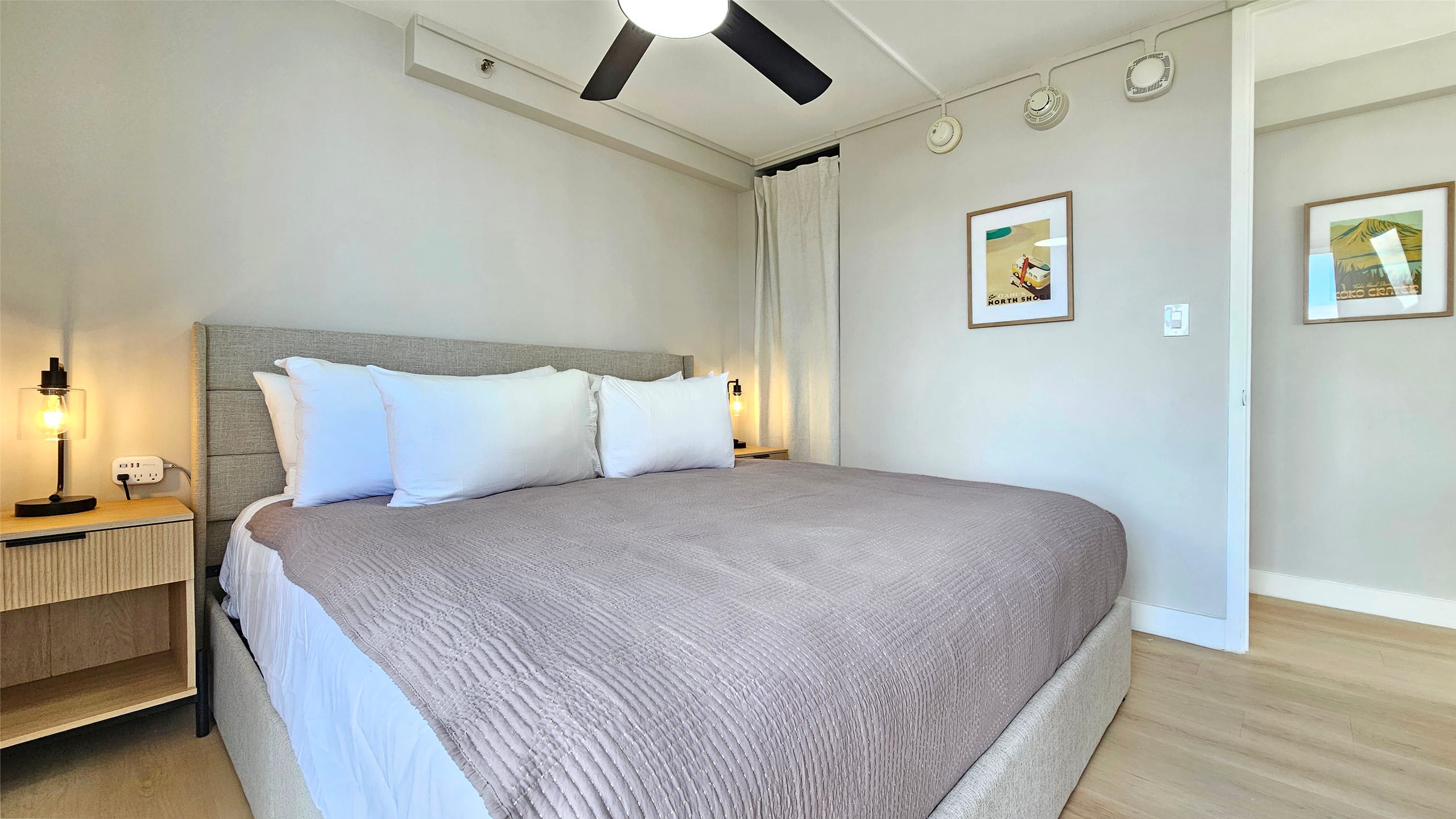 24th Floor King bed Modern 1 Bedroom Condo w/pool - Image 19