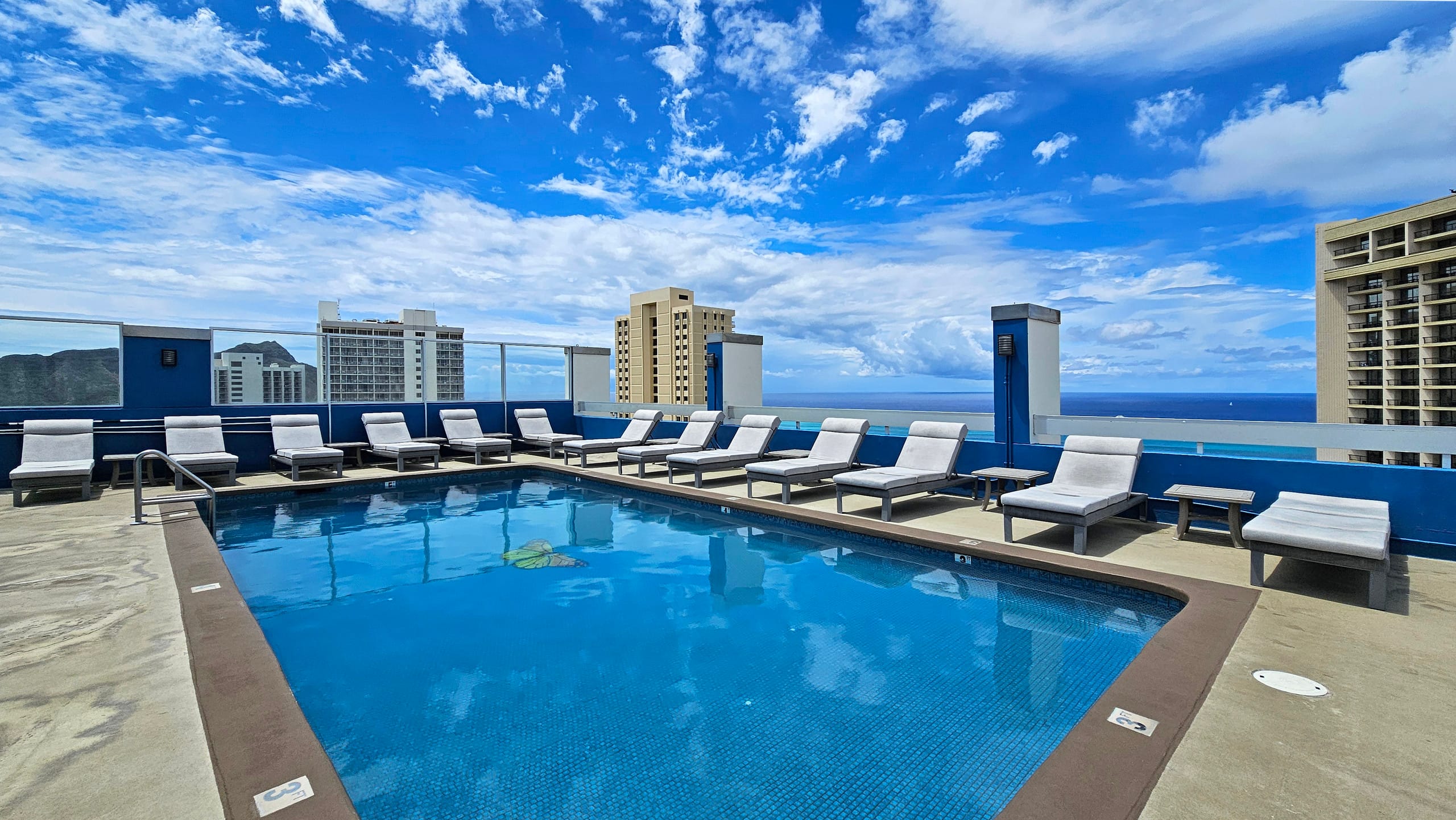 24th Floor King bed Modern 1 Bedroom Condo w/pool - Image 37