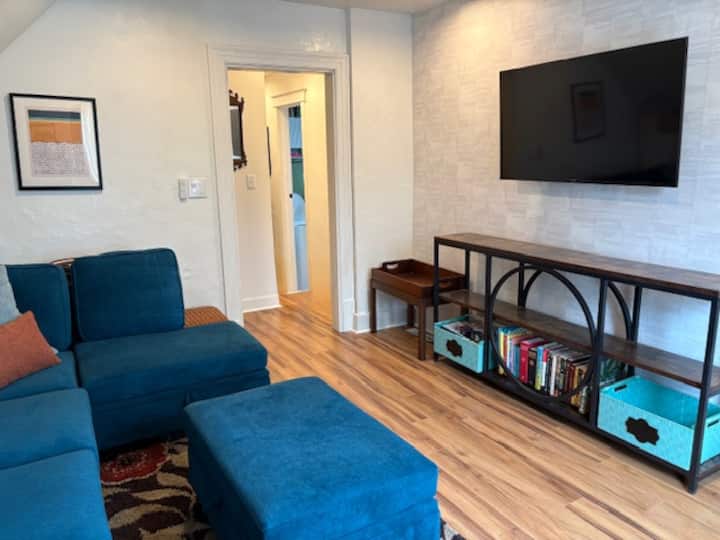 Comfortable Upper In Black Rock - Buffalo, NY