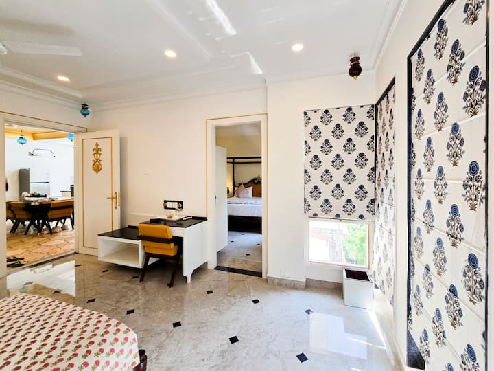 Family Suite Steps away from Taj