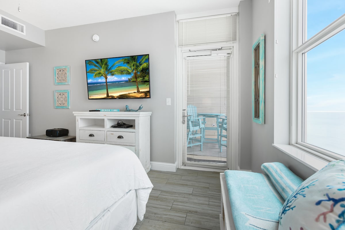 טלוויזיה חכמה חדשה 50אינץ 'עם נגן DVD, כבלים ו - Hulu עם גישה פרטית למרפסת