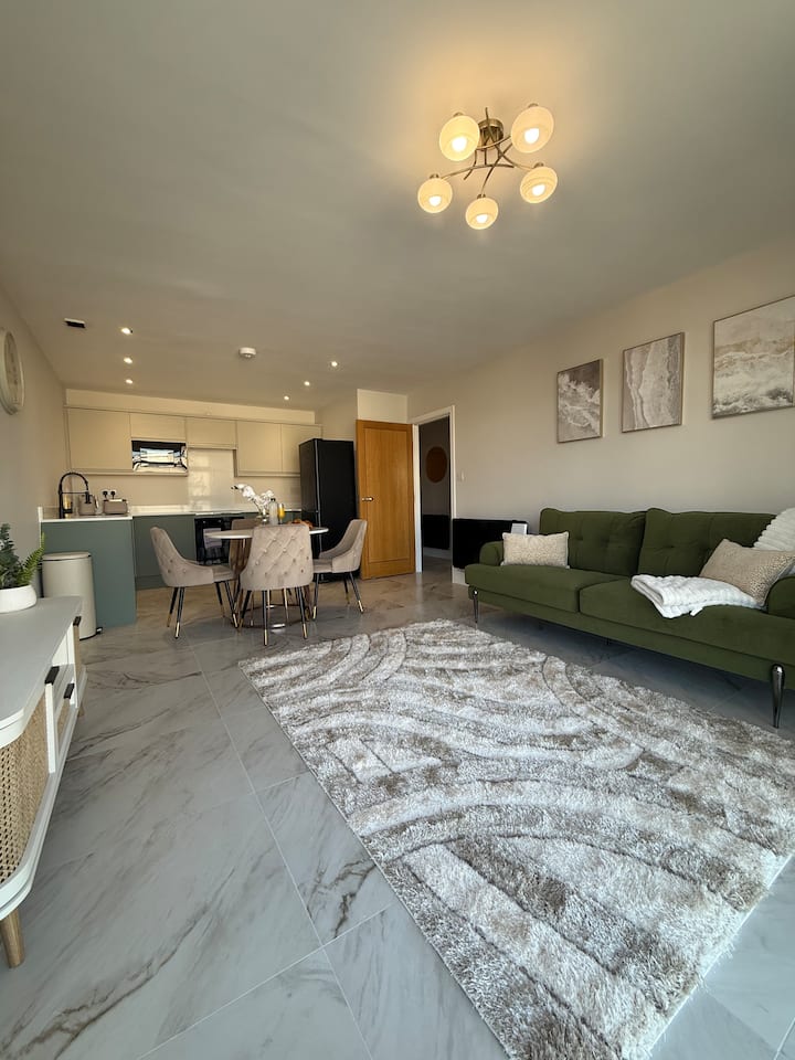 Elegant 1 Bed With Free Parking - Cardiff