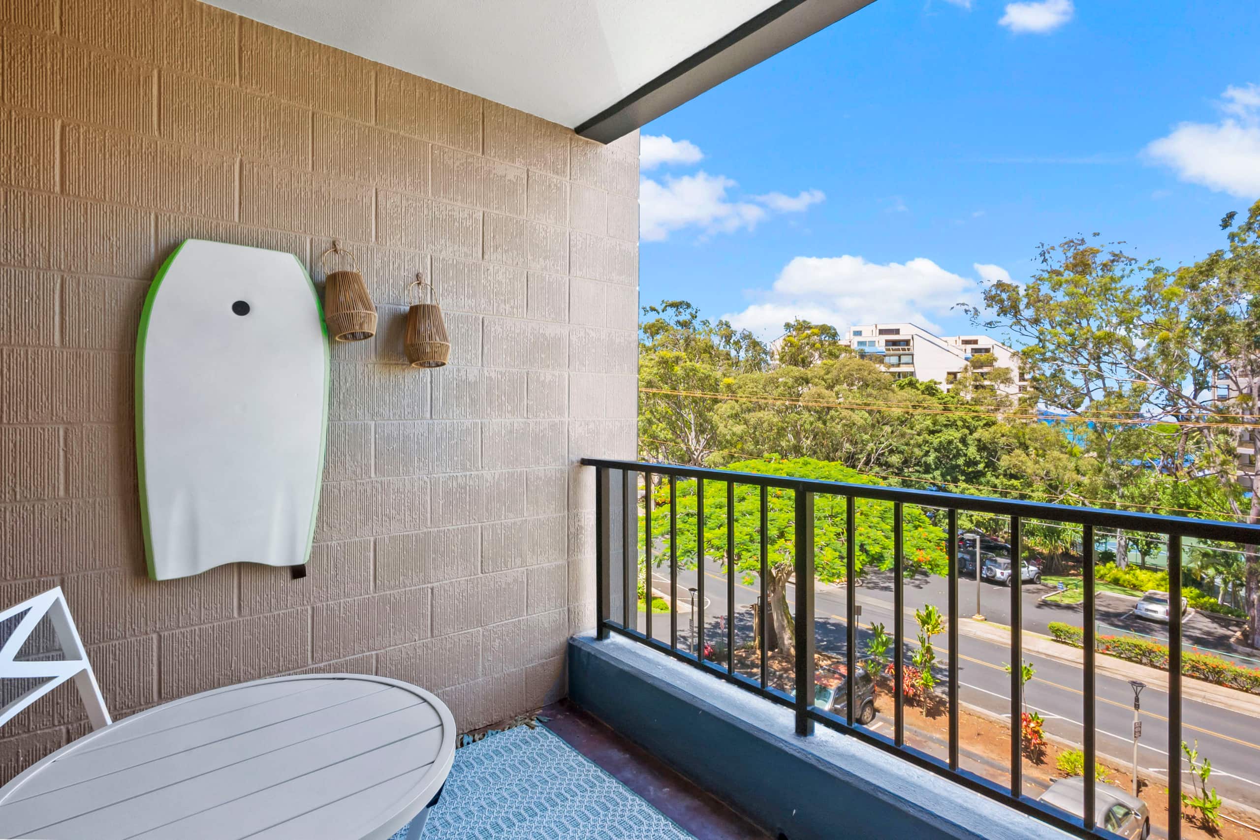 Steps to Sand & Surf - Fully Renovated Condo - Image 11