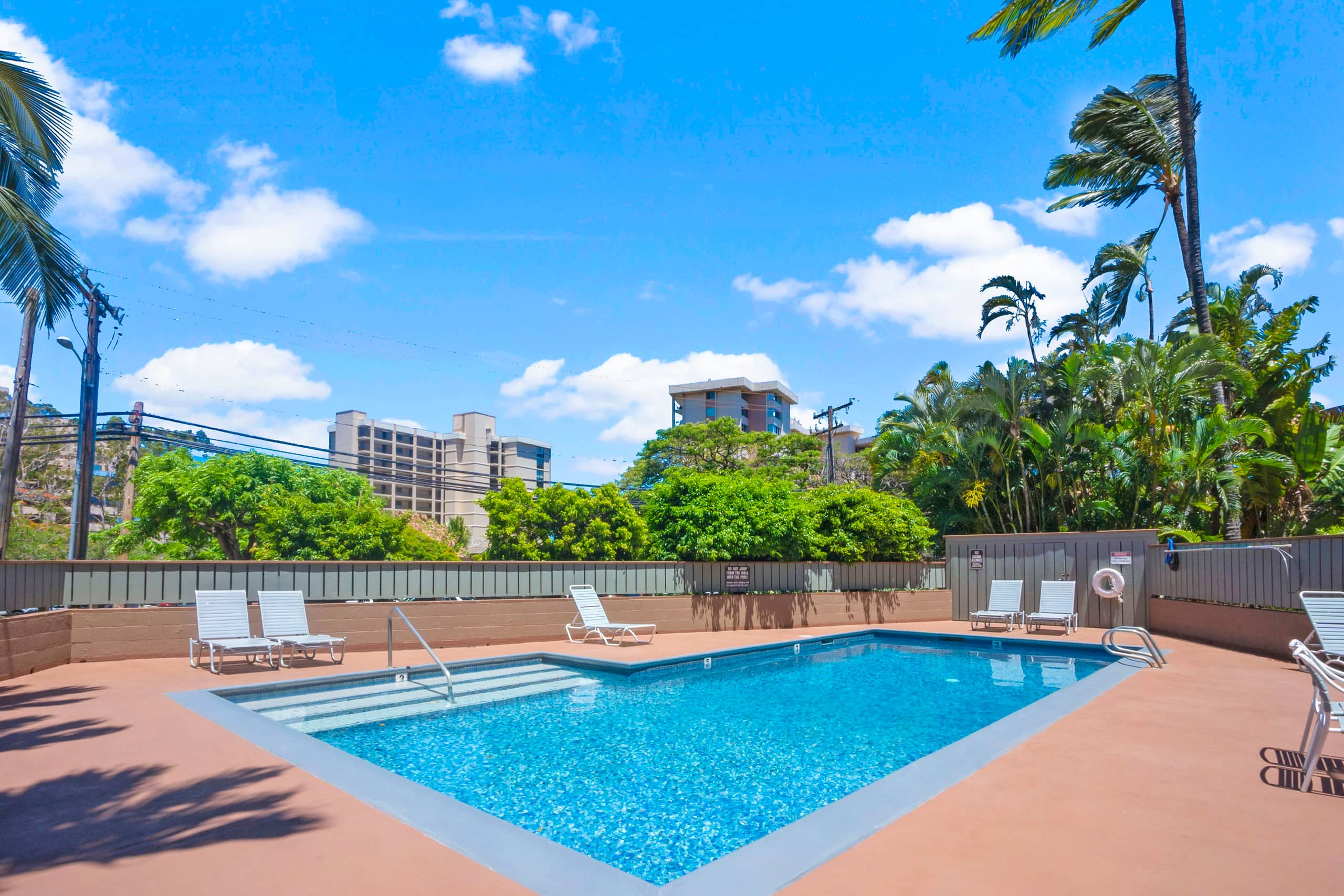 Steps to Sand & Surf - Fully Renovated Condo - Image 14