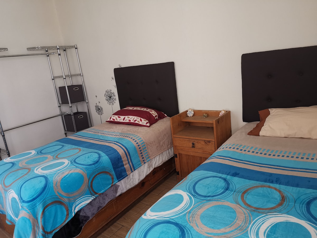 الغرفة الثانية/الأسرّة الفردية