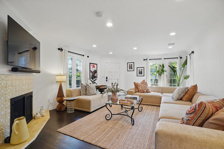 Spanish Oasis In The Heart Of Weho - West Hollywood, CA