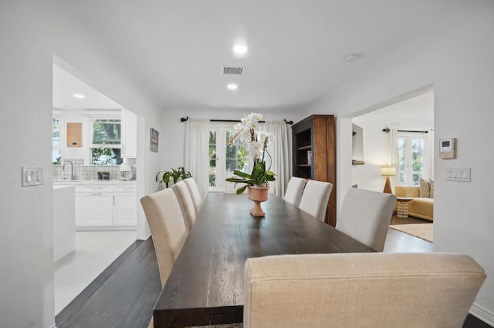 Spanish Oasis in The Heart of Weho gallery image 4