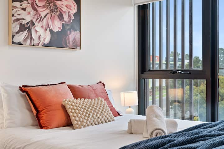 Furahia usiku wenye utulivu na mwangaza laini na mandhari ya kupendeza zaidi!