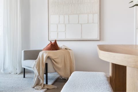 Successful Airbnb property: Stylish 2BR Apt | Pool, Gym + Near CBR Hospital in Phillip