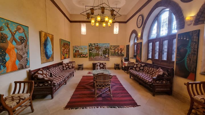 Ground Floor Apartment In An Artist's Home - Egypt