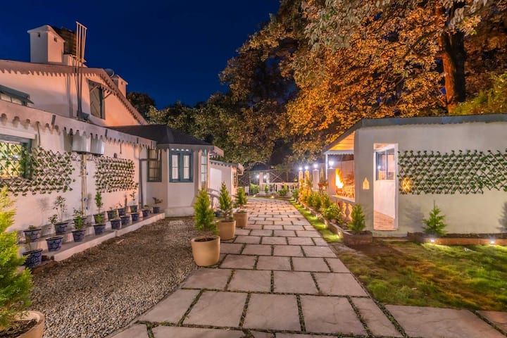 4br Vintage Emily's W/parking, Chef, Wifi & Bbq - Nainital