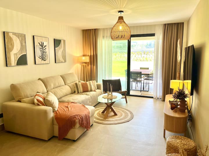 Moderno Bajo Con Jardín Privado Y Piscina - Casares