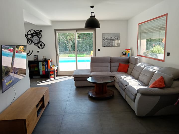 Villa 140 M² Avec Piscine Privée - Rumilly