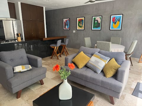Top Airbnb: Stylish Retreat with Pool, Rooftop Area Fast WiFi in Nucleo Sodzil