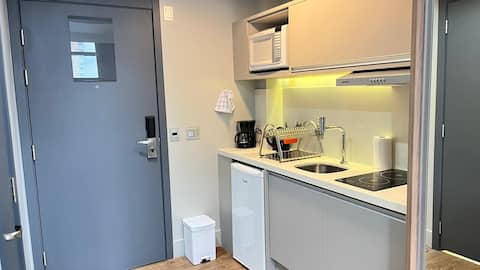 Top Airbnb: 16th floor apartment! Beautiful view! Helbor S. Batel em água Verde