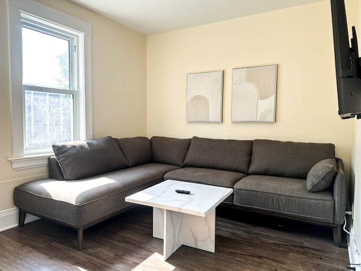 3 Bedroom Hyde Park Apartment - Thunder Bay
