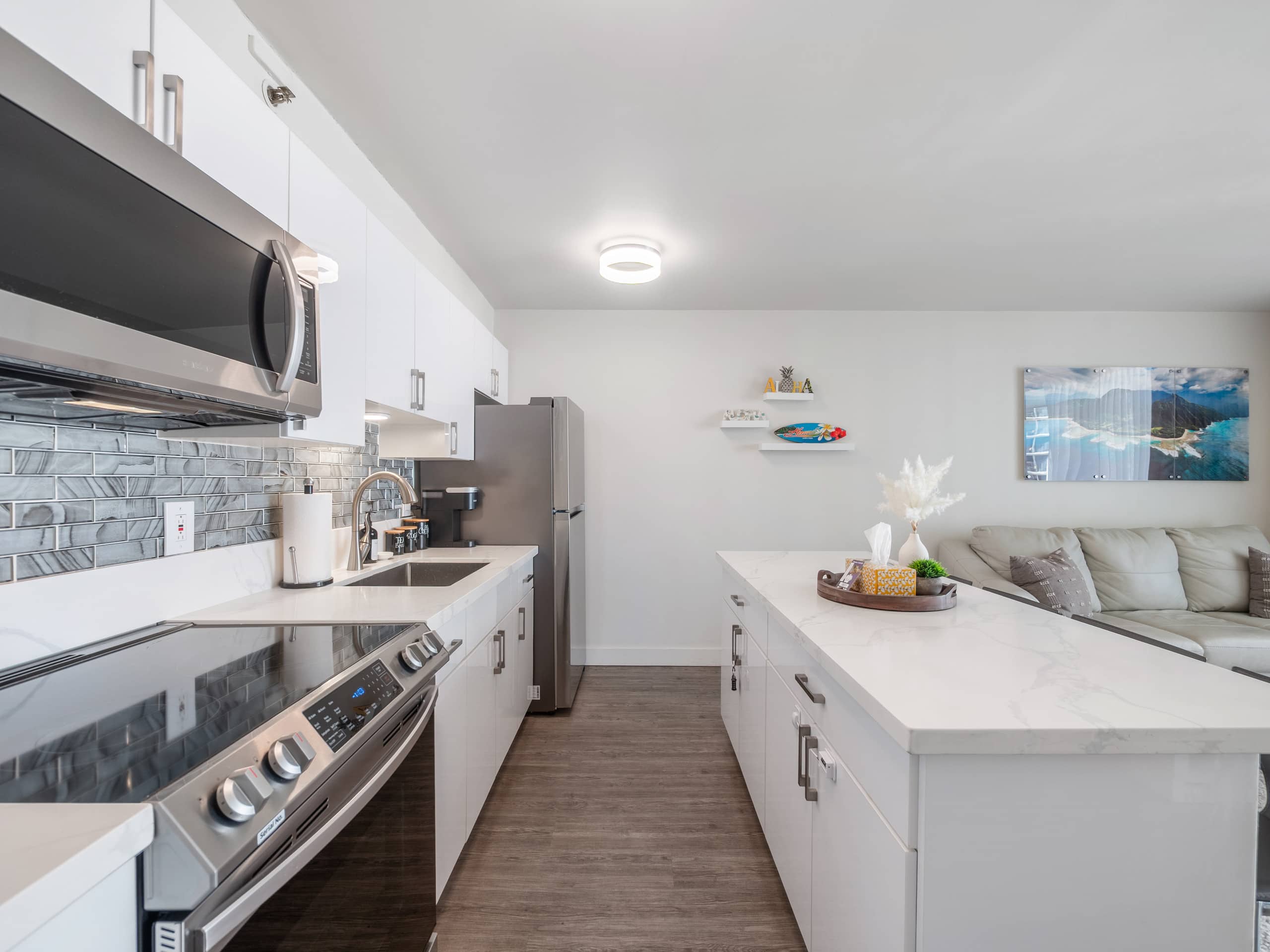 Clean Renovated 1bdrm Waikiki Banyan w/parking - Image 14