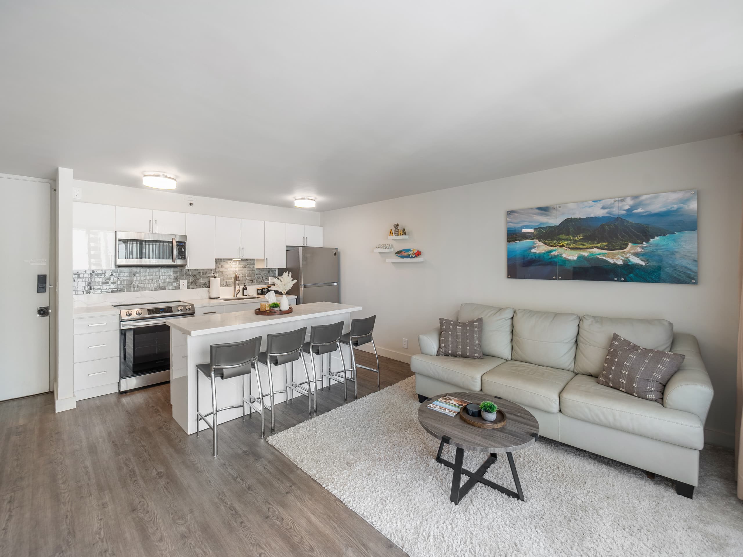 Clean Renovated 1bdrm Waikiki Banyan w/parking - Image 7