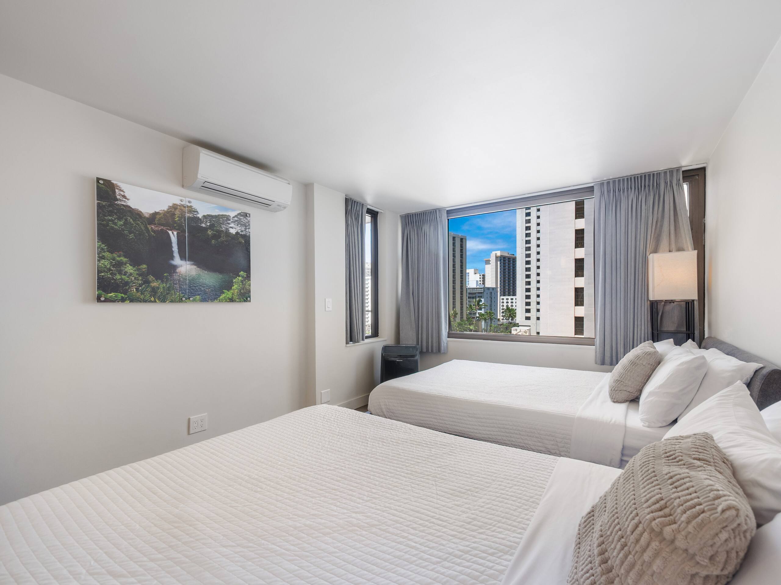 Clean Renovated 1bdrm Waikiki Banyan w/parking - Image 23