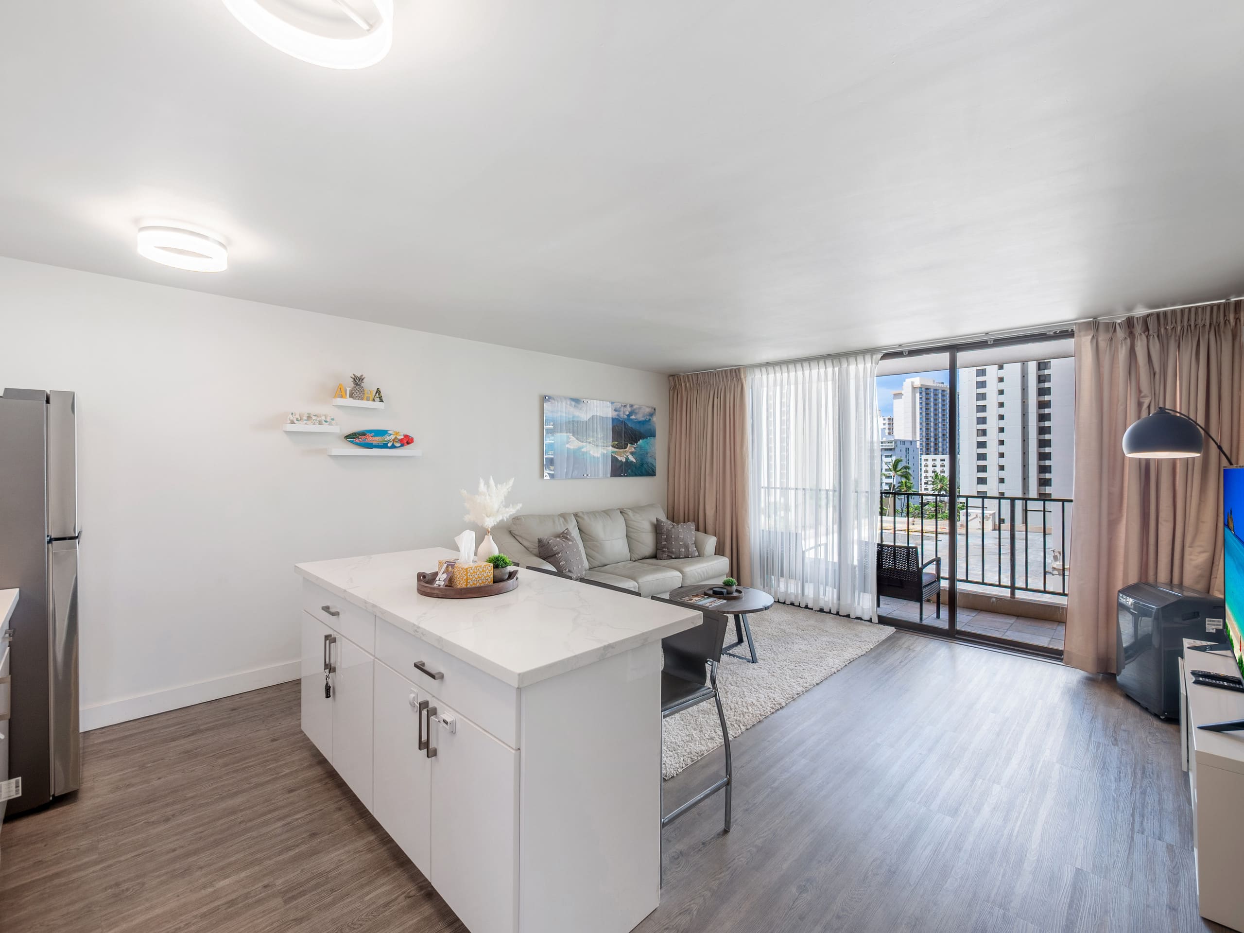 Clean Renovated 1bdrm Waikiki Banyan w/parking - Image 6