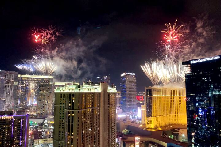 MGM Signature 2BR3BA PH Strip view No Resort Fee gallery image 2