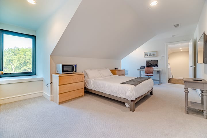 חדר שינה מס '4 (קומה שלישית)