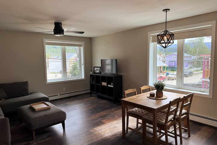Dawson City Lynx Suite! - Yukon