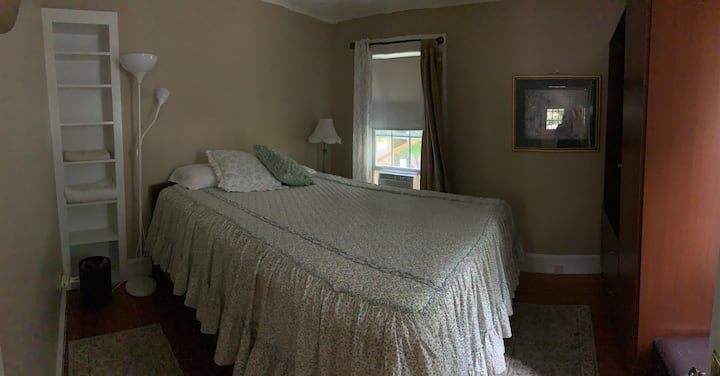 Camera da letto matrimoniale al piano di sotto.