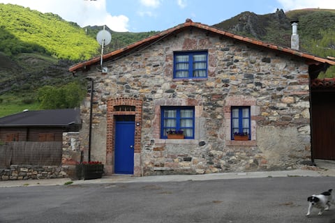 Popular Airbnb listing: MI CASA stone house in the mountains of Leon in Castilla Y León