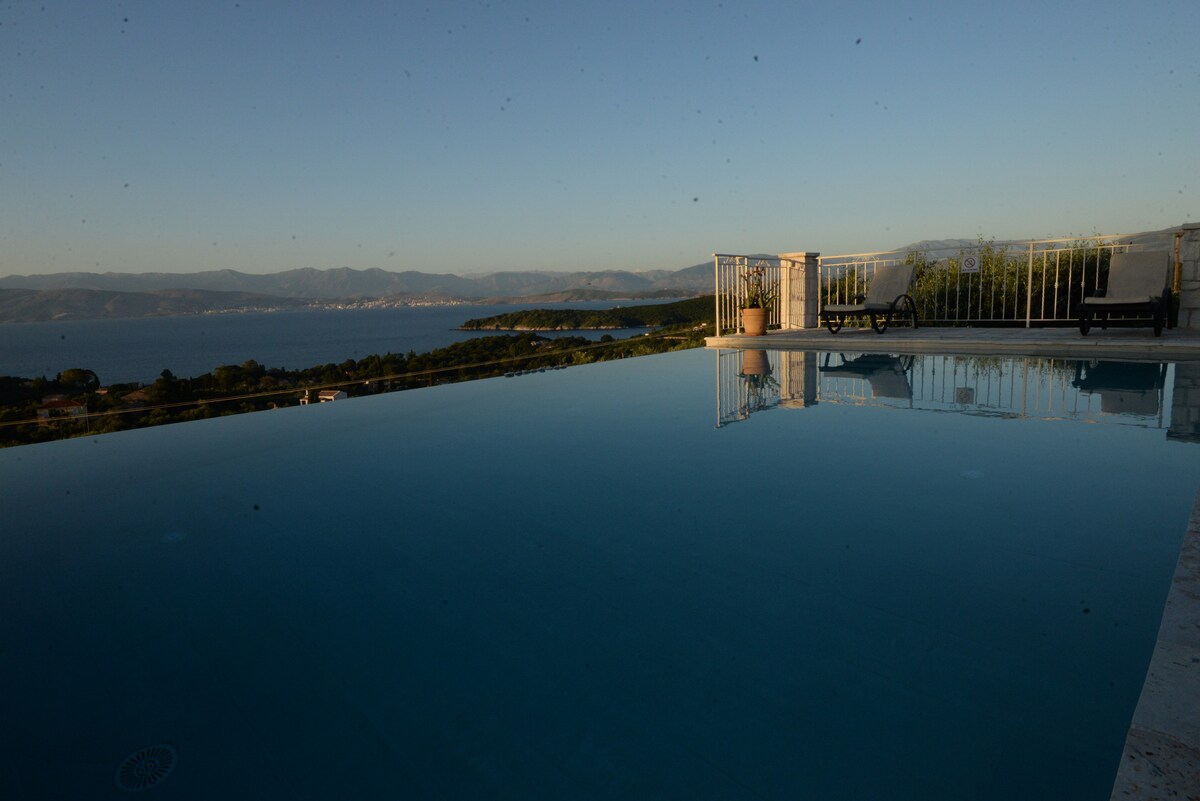 Villa Thyme — view 2