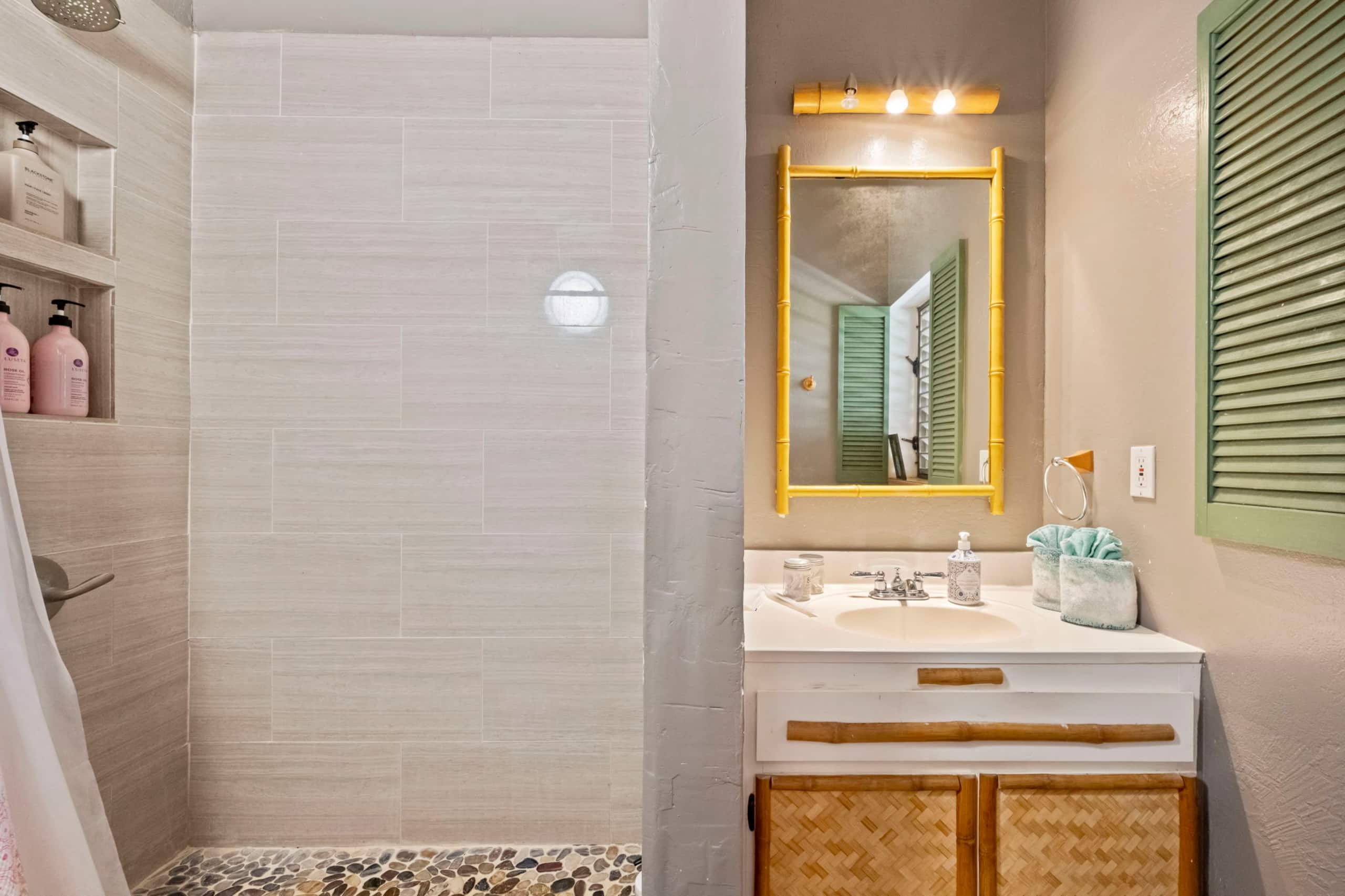 Home in Lahaina · ★4.93 · Studio · 1 bed · 1 private bath - Image 13