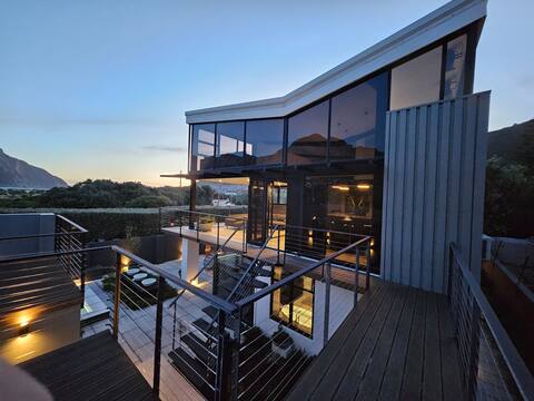 Luxury villa | Pool | Serviced | Outdoor BBQ