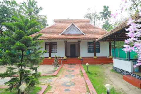 Beach side 2-Bedroom Sea View Villa near  Marari