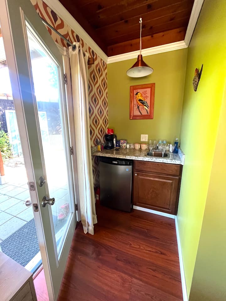 Retro Private Hideaway for Two