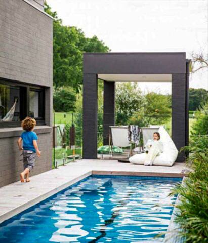 Resort feel 4/5 bed House, Lap Pool, golf view