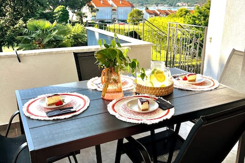 Successful Airbnb property: Crodajla Domy -modern apartment with sea view in Grad Novigrad