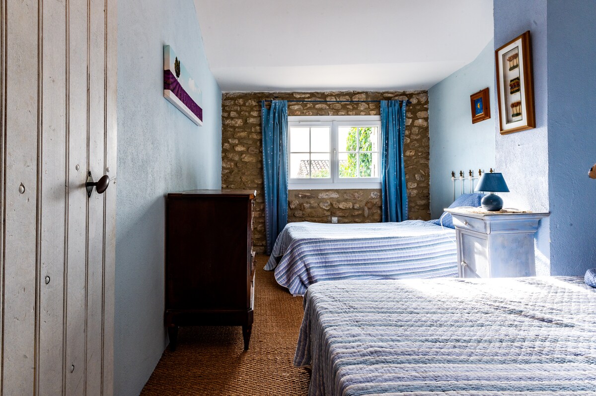 ห้องเตียงแฝดชั้นบน 