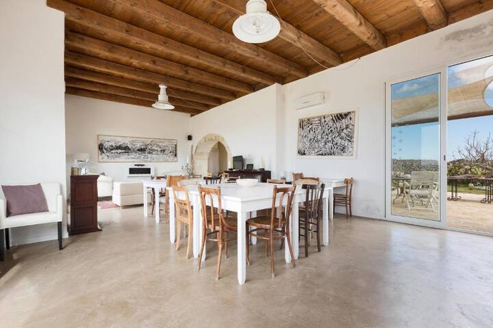 Falcon Home –Villa with Pool 10 Minutes from Lecce gallery image 5