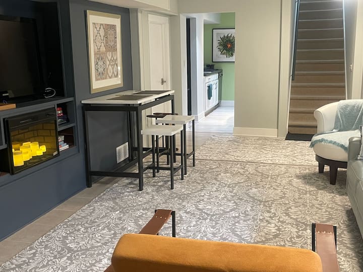 Hospitality+kitchen+laundry+gardens - Madison, WI